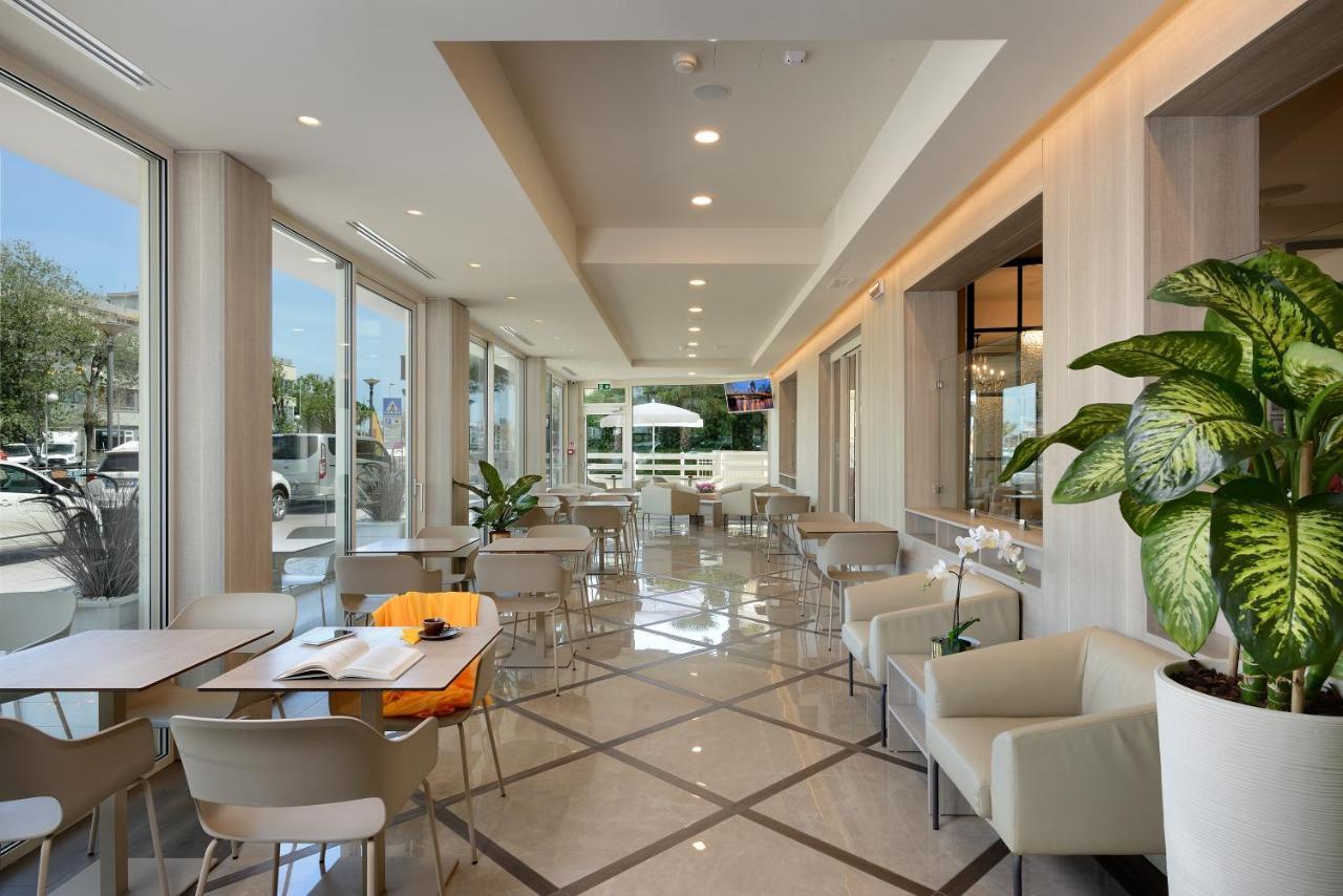 Hotel Marilena Riccione Eksteriør billede